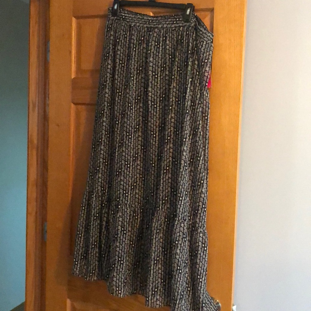 Ladies black and white long skirt